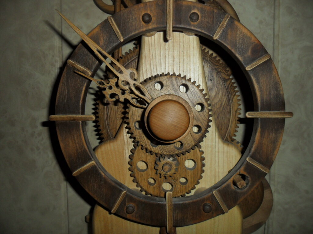 Как сделать деревянные настенные часы своими руками