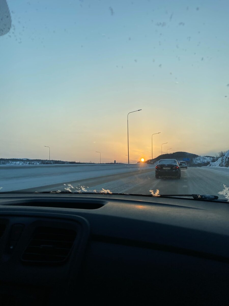 До Териберки от Мурманска 150 км.