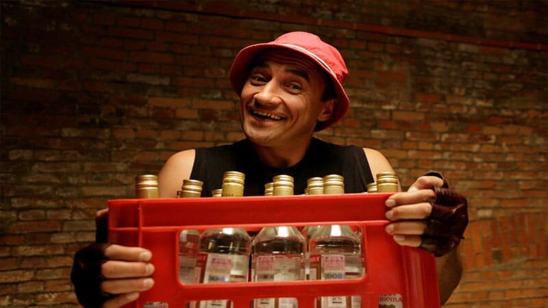 Кто должен получать лицензию на алкоголь