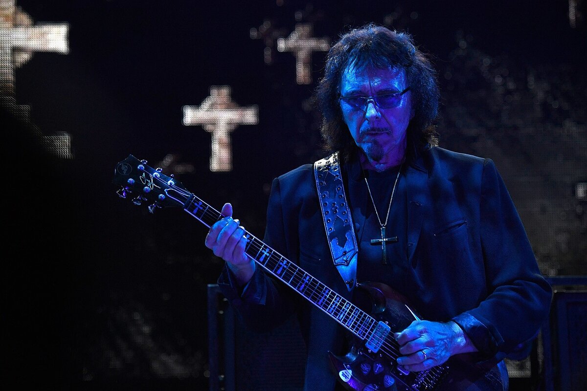 В 2017-м Tommy Iommi сказал в интервью, что продолжения банкета не будет. И действительно, пока после The End (Live In Birmingham) ничего не появилось. 