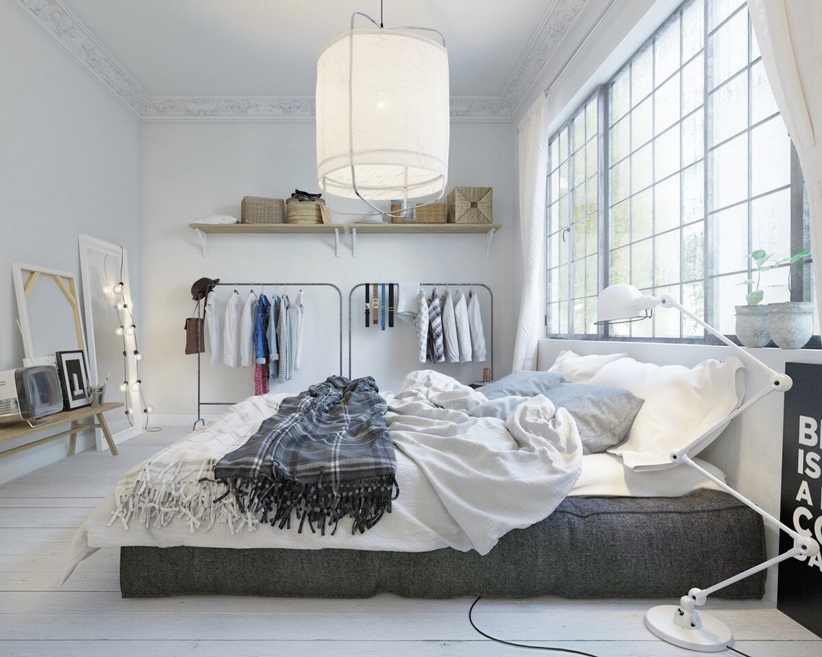 Функциональная спальня в скандинавском стиле. Кажется, что предметов много, но они все используются. 