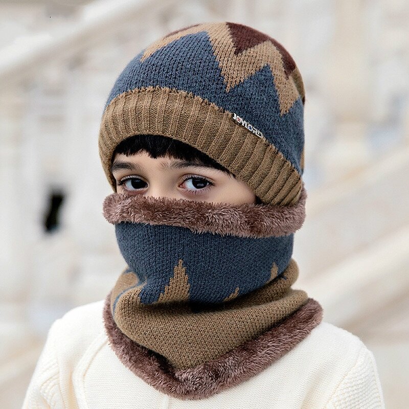 Зимняя шапка для мальчика