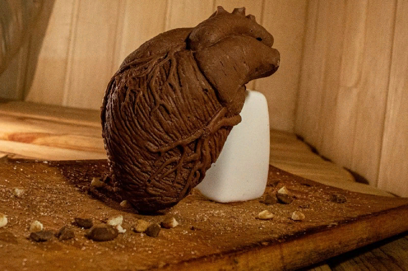 Сердце из молочного бельгийского шоколада