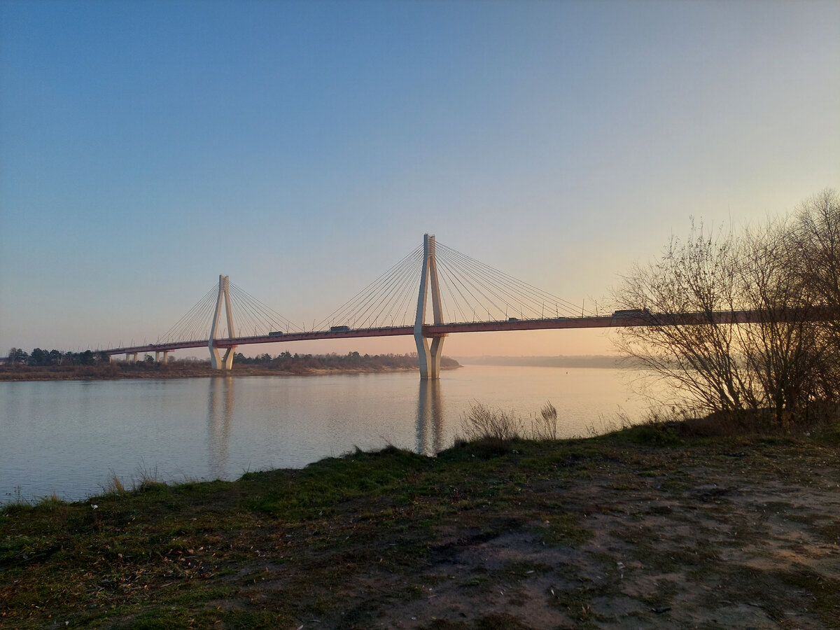 Кстати вот и фото первого моста в лучах заката.