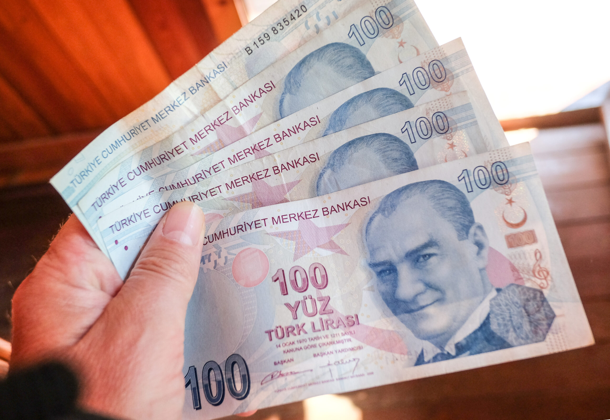 100 tl лир. Noticias para para. Para. Купюры турции. Paraçok.