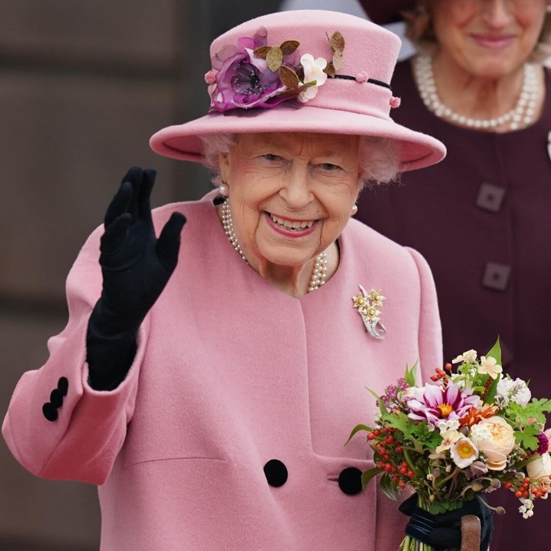 Елизавета II посетила крещение, @theroyalfamily