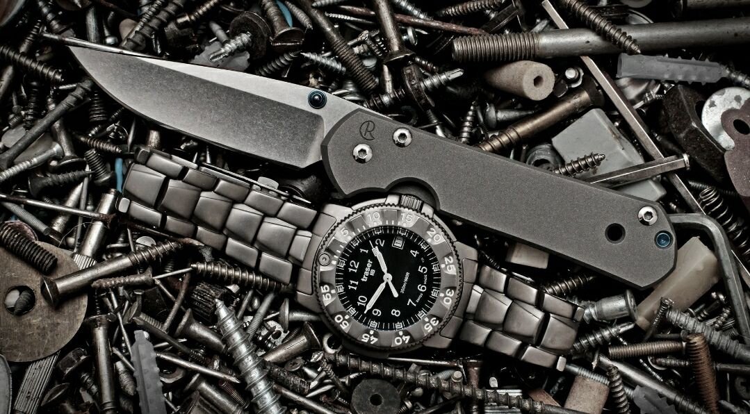 Обложка группы "Knives & Watches" в Facebook