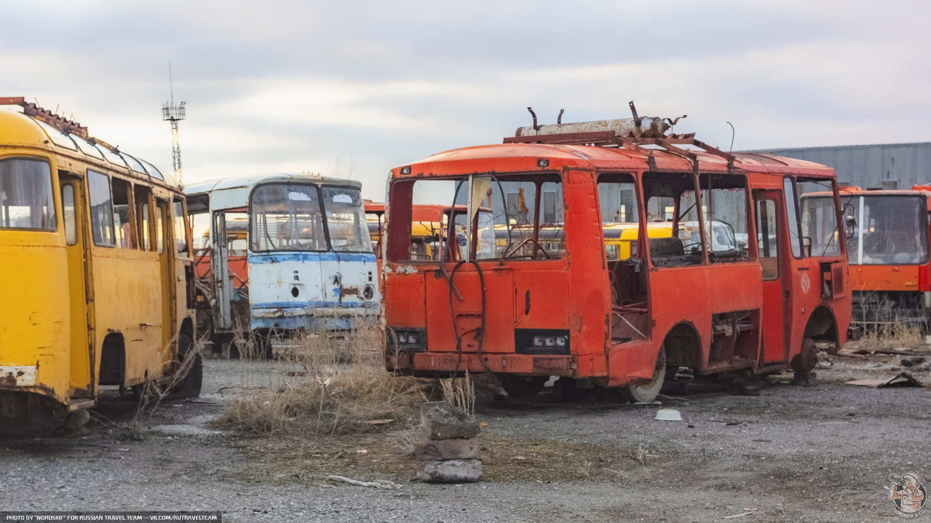 Нашли огромное кладбище советских автобусов в Закавказье. СССР ушёл, а вмести с ним ушла цивилизация?22