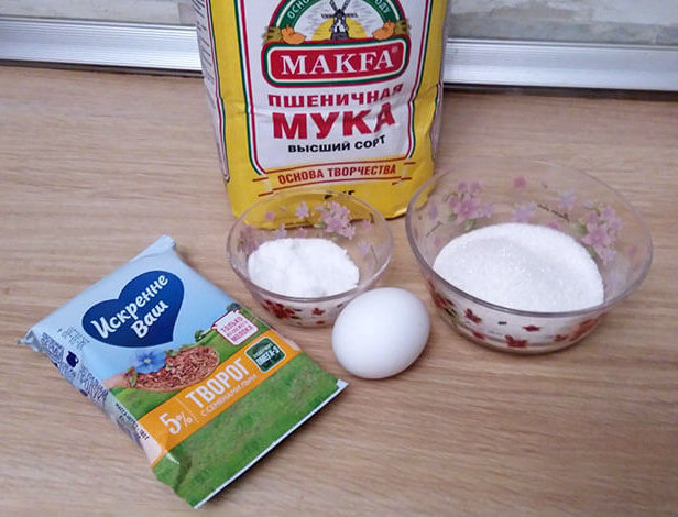 Необходимые продукты для приготовления вареников