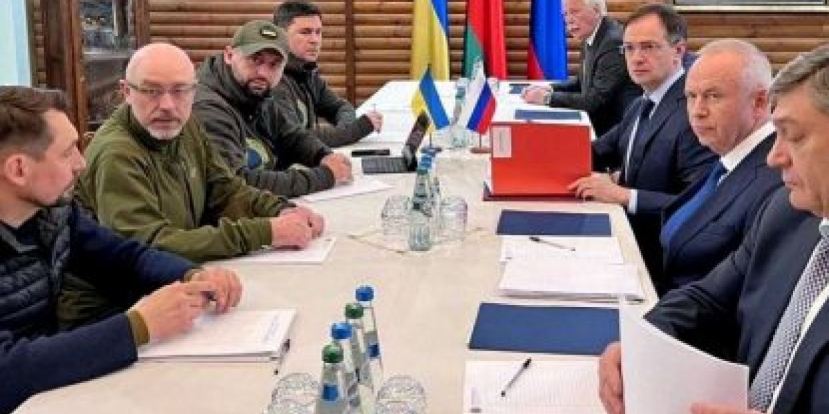 следующий переговоры. следующий переговоры. бизнес переговоры. представители рф на переговорах. российско-украинские переговоры.