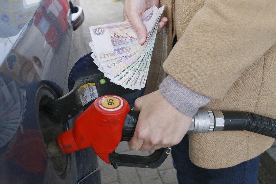     Семейный бизнес вокруг АЗС закончился уголовным делом Олег УКЛАДОВ