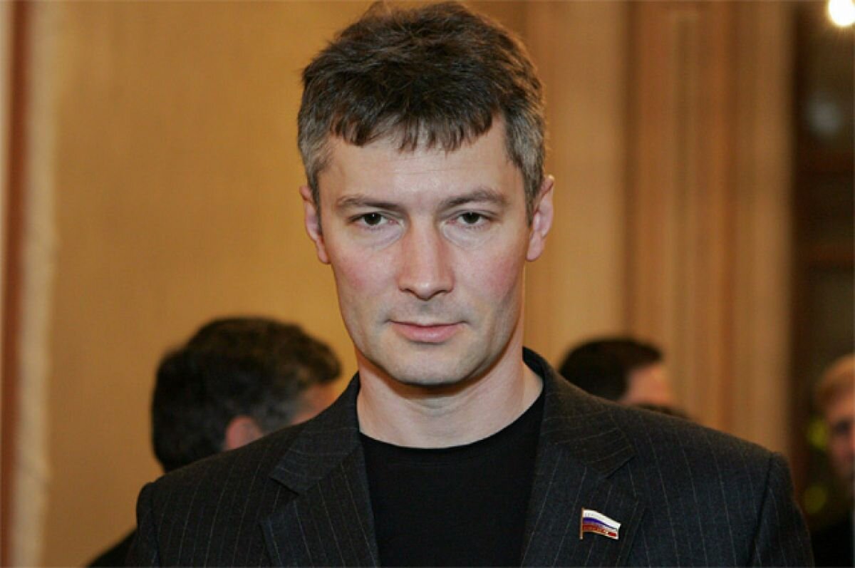    Ройзмана доставят в Москву для проведения следственных действий