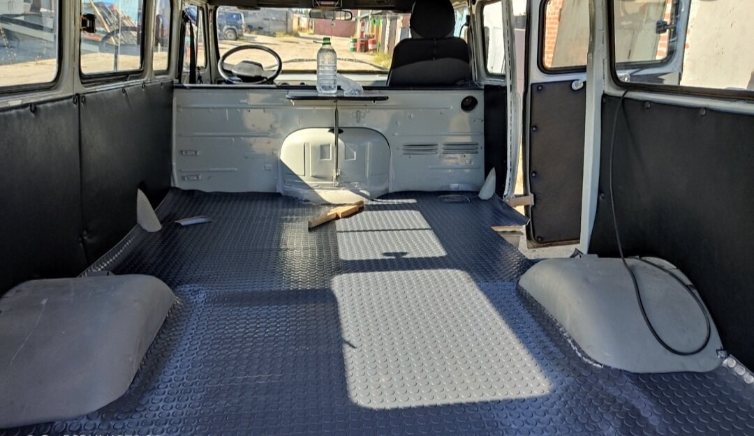 Много, очень много пространства.