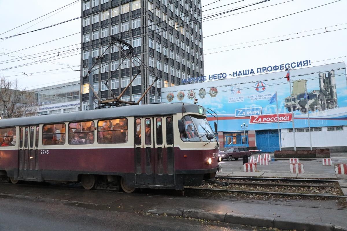    Причиной остановки работы трамваев стала поломка токоприемника Арина Полтанова