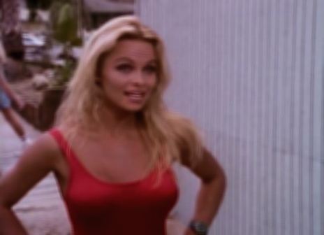 Памела Андерсон, 1992 год. Кадр из сериала "Спасатели Малибу"