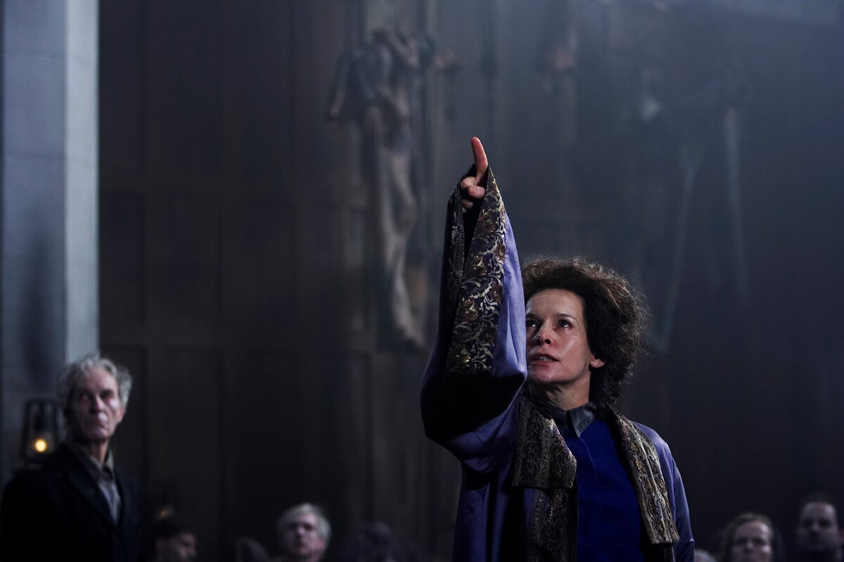 Сайлент хилл 2006 пирамидоголовый. Пирамидоголовый сайлент хилл 1. История хила. История хила. История хила.