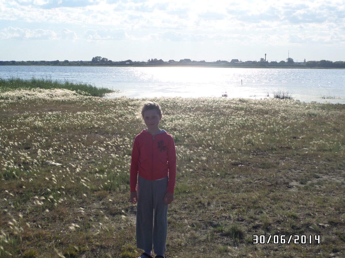 Алина на берегу оз. Медведское. Курганская область. 2014 год.