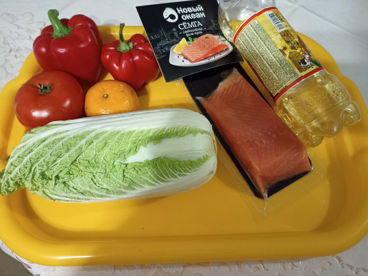 Вкусный салат с сёмгой, лепестки моря, рецепт