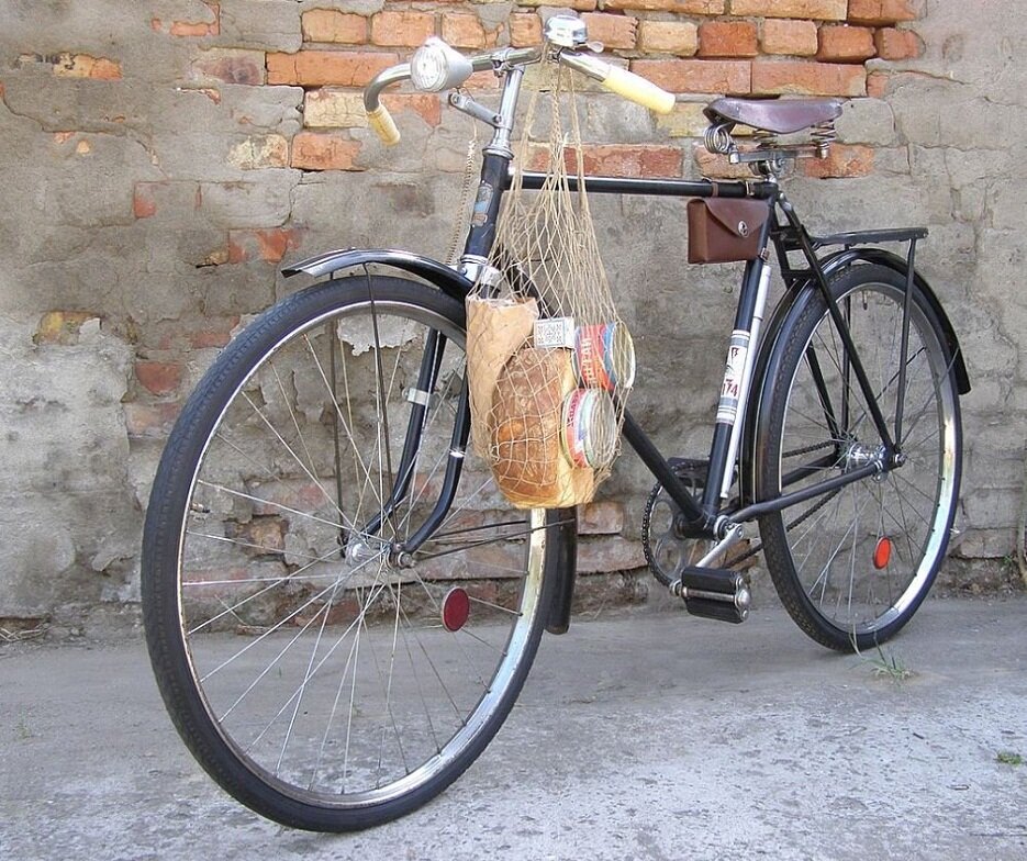 И в магаз за покупками и просто покататься, я любил свои советские велики.