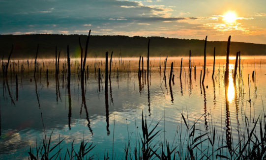 Озеро Тамбукан на закате