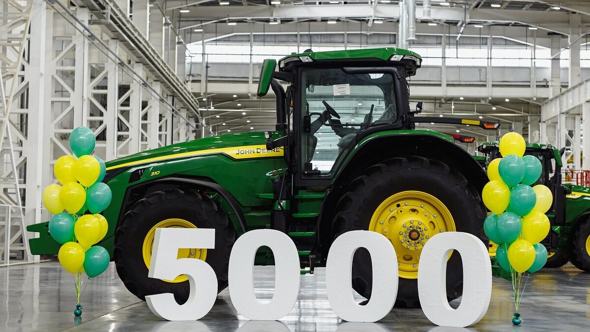 Завод John Deere в Оренбурге выпустил юбилейную 5000-ю машину | OreNews.ru  | Дзен