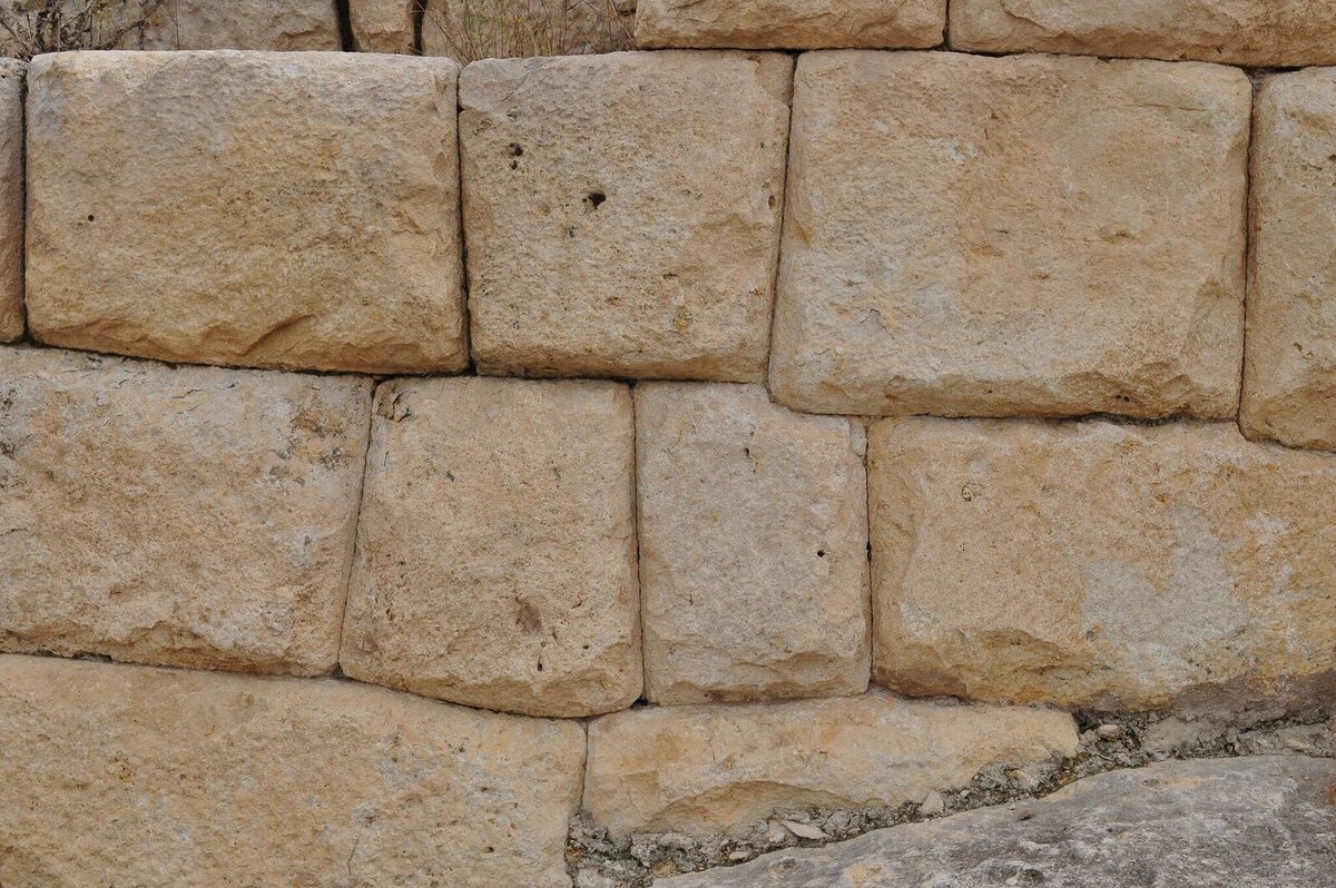 Фото: http://hiddenandlittleknownplaces.blogspot.com/2016/10/tigranakert-artsakh-region-armenia.html?spref=fb