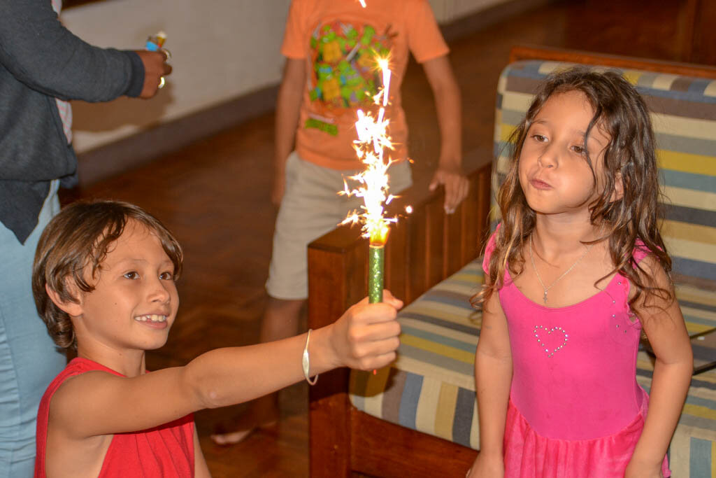 помочь зажечь