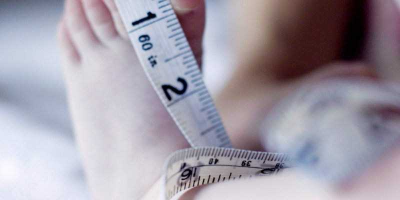 Измерить длину стопы надежнее, чем пытаться угадать размер