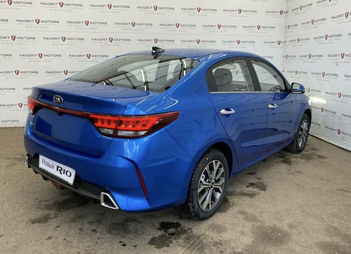 Имитация выхлопных труб - на любителя (фото - auto.ru)