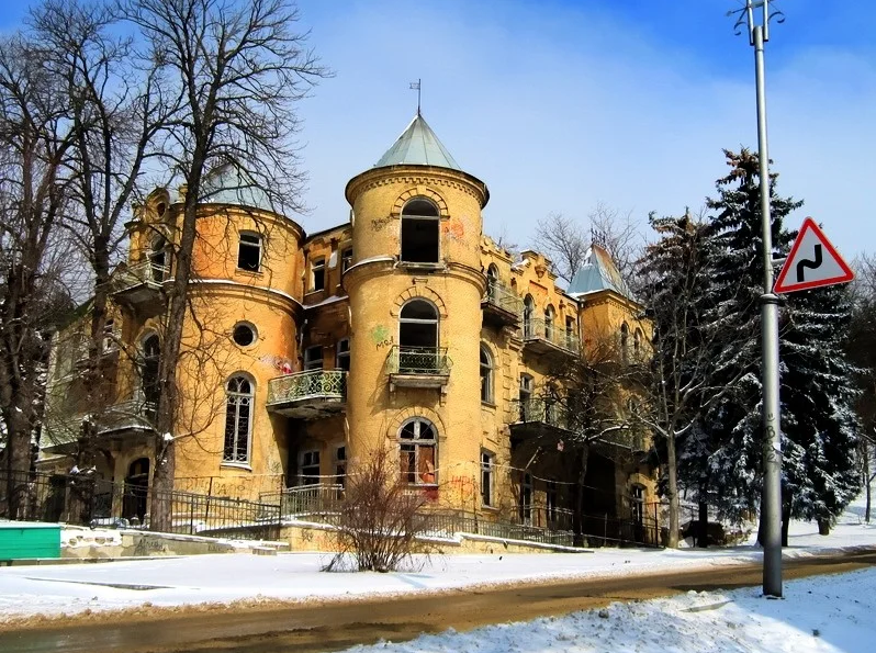 Дача цетнаровича в пятигорске. Дача пятигорск. Дача эльзы северный кавказ. Усадьба эльзы в пятигорске. Усадьба элизы пятигорск.