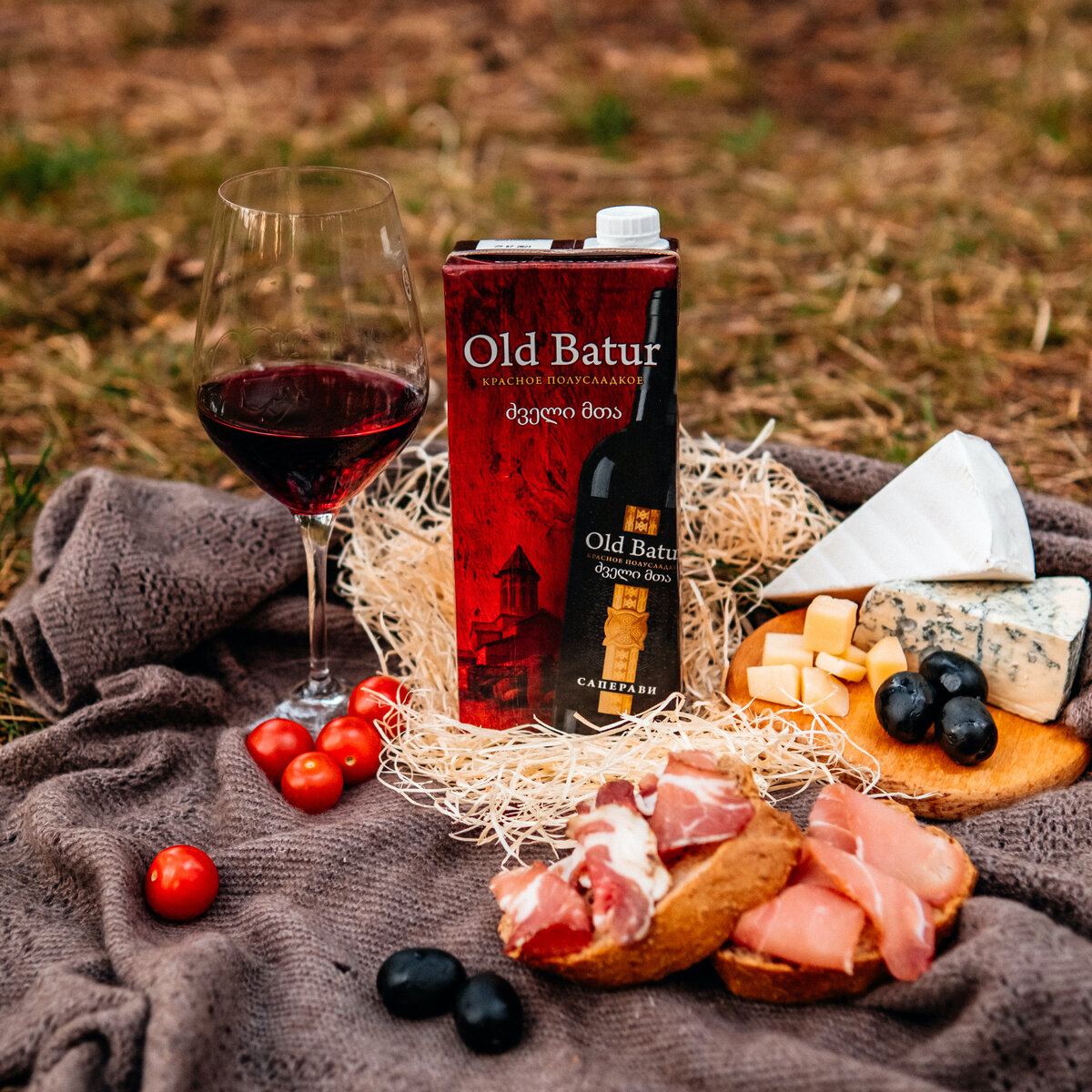 Красное тихое «Old Batur» сорта Саперави от Минского завода игристых вин