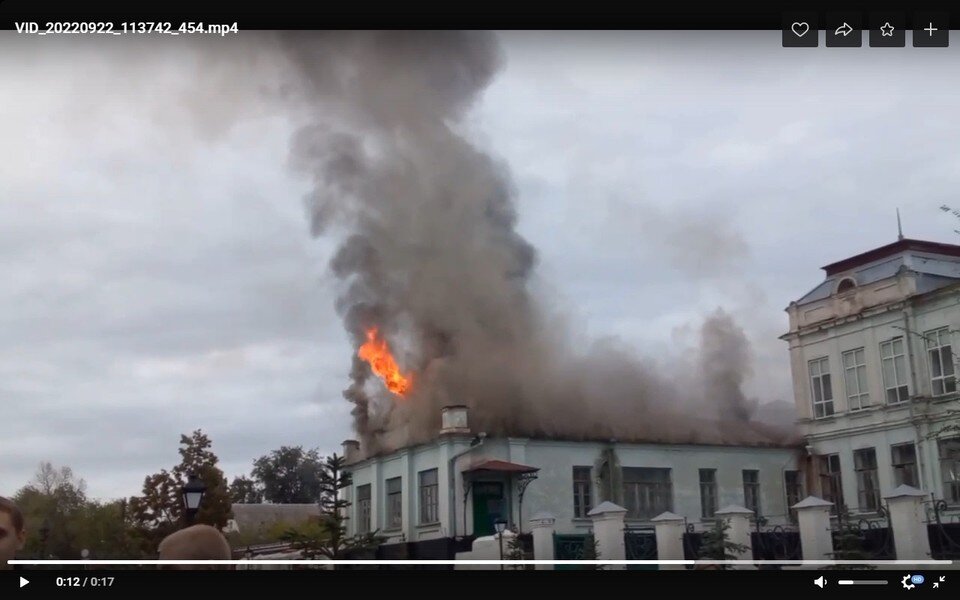     Стоп-кадр видео из группы "Настоящий Павловск" в ВК