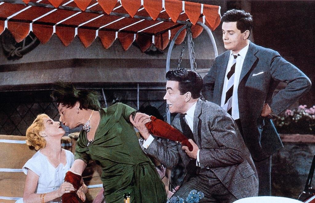    Кадр из фильма «Тетка Чарлея» Олег Перанов