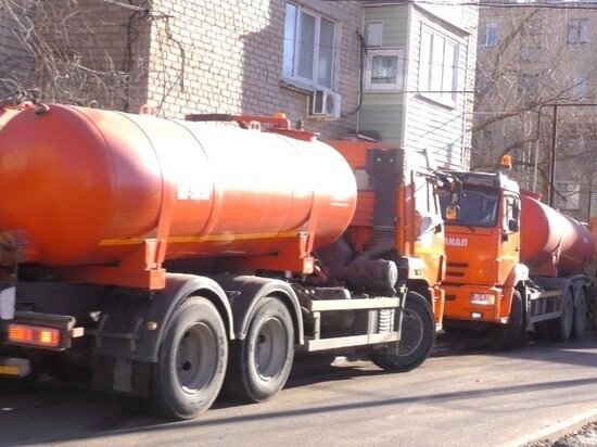     В Астрахани в круглосуточном режиме устраняют коммунальную аварию в жилом доме / Пресс-служба администрации Астрахани