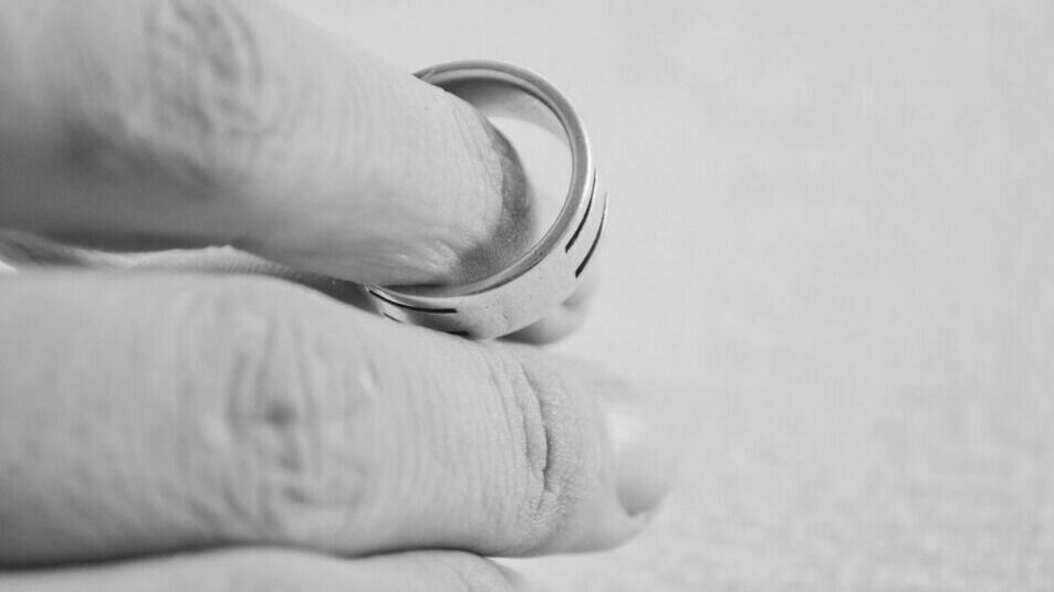     Число разводов увеличилось в Ростовской области по итогам ушедшего года, следует из данных Росстата.