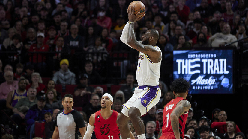   AP Craig Mitchelldyer