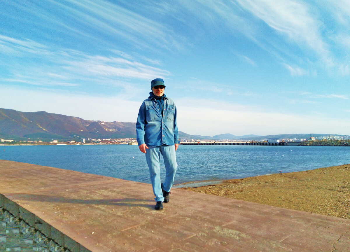 Михаил Лекс, автор рассказа (Геленджик, Чёрное море, Тонкий мыс)