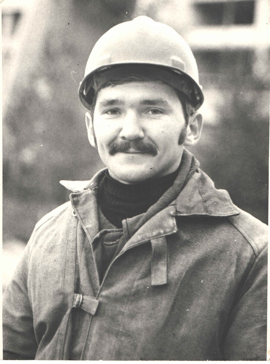 Володя Четвериков - секретарь комитета комсомола Павловского ГОКа.