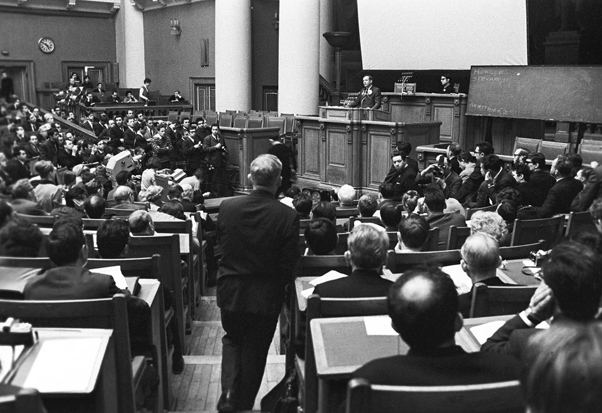 Picture showing Neil Armstrong giving his talk at the COSPAR meeting in Leningrad’s Tauride Palace. Credit: NASA. Picture showing Neil Armstrong giving his talk at the COSPAR meeting in Leningrad’s Tauride Palace. Credit: NASA.