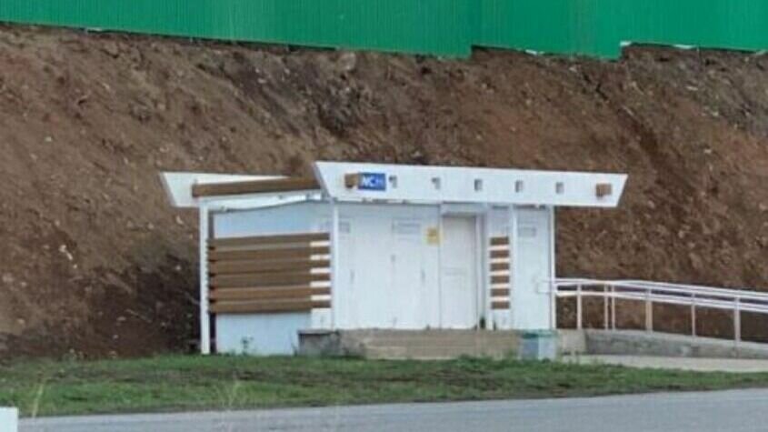     Жители Набережных Челнов пожаловались, что на набережной постоянно не работает общественный туалет. Соответствующий пост появился в социальных сетях.