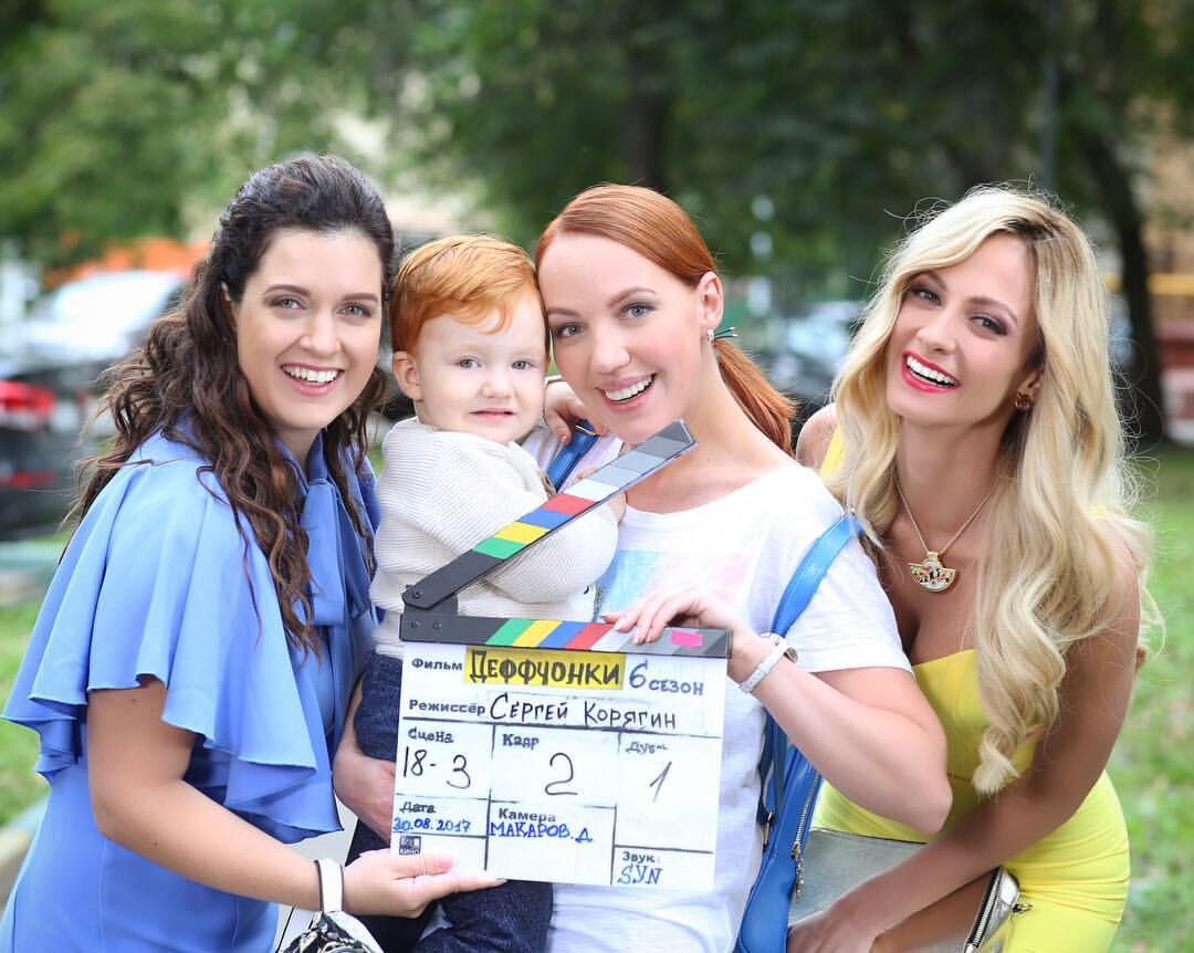 Сериал Деффчонки. https://rustars.tv/