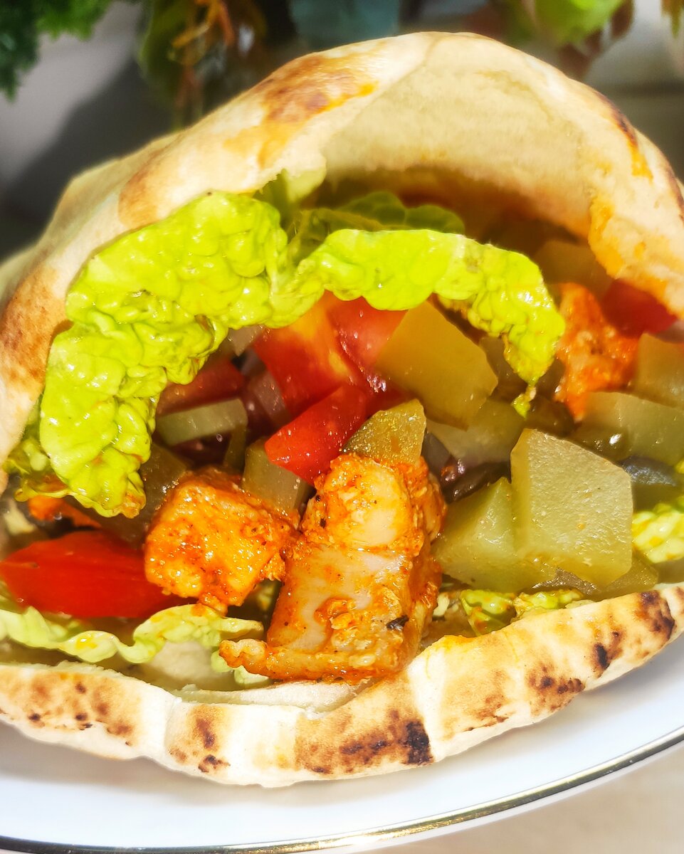 Начинка для питы. Пита с начинкой из курицы. Вкусная пита рецепт. Пита с сыром. Итальянская пита.