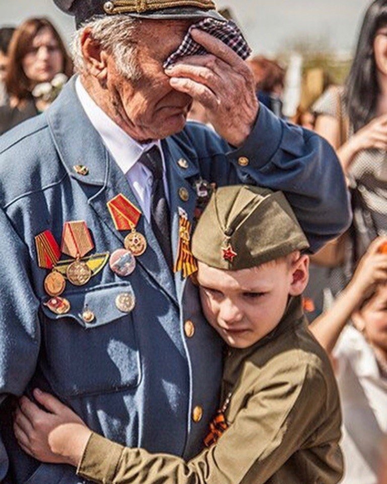 9 мая трогательно. Ветераны и дети. День Победы для детей. С днем Победы. 9 Мая день Победы ветераны