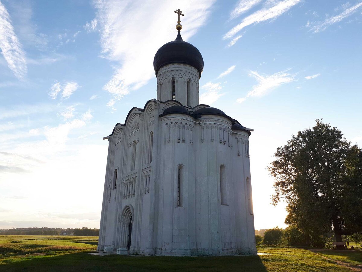 Покрова на Нерли, XII век