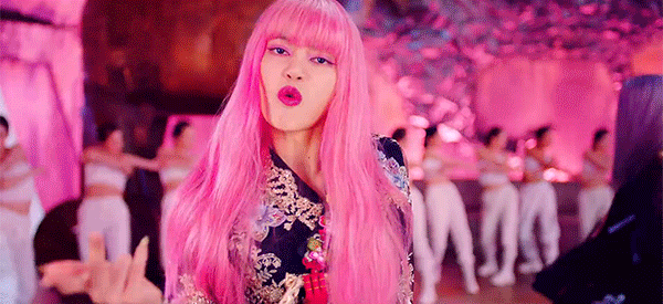 Лиса в клипе BLACKPINK - How You Like That  