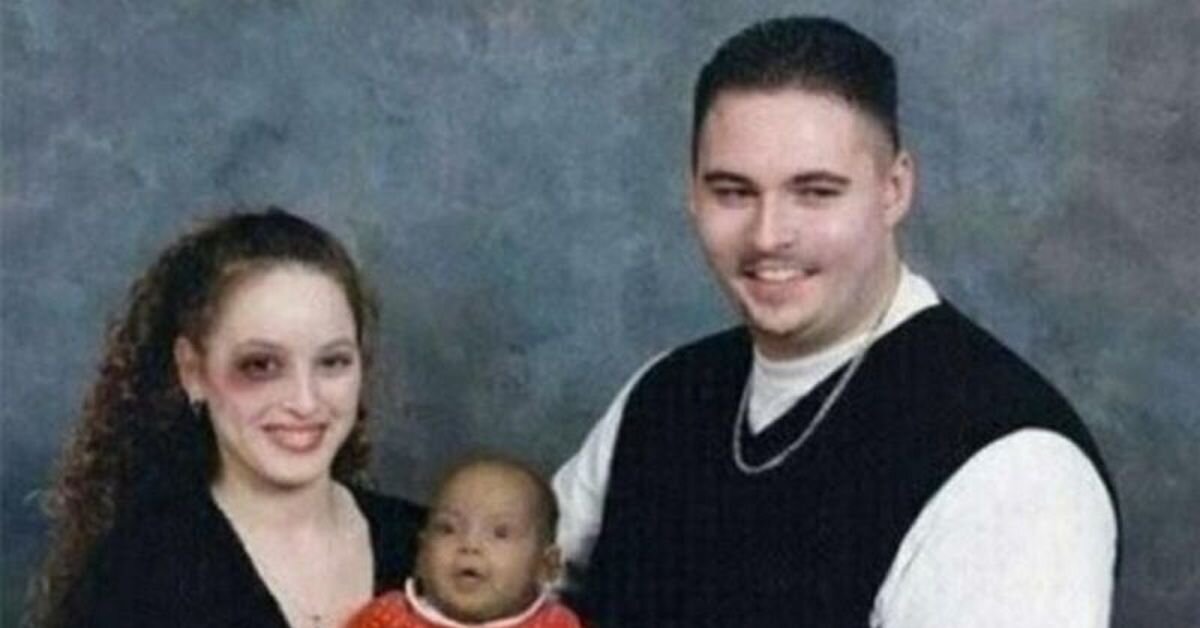 Интересно, что это у неё под глазом? Откуда это? И самое главное, за что это? фото из свободного доступа