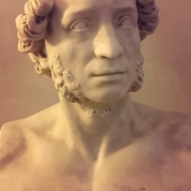 Бюст Пушкина в здании РНБ на Фонтанке