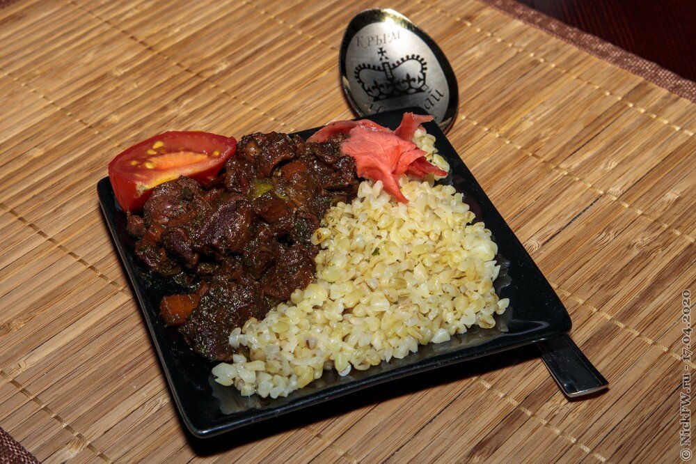 1. Куриные желудки с солёными огурцами тушёные в соевом соусе с булгуром
© NickFW.ru - 17.04.2020г.