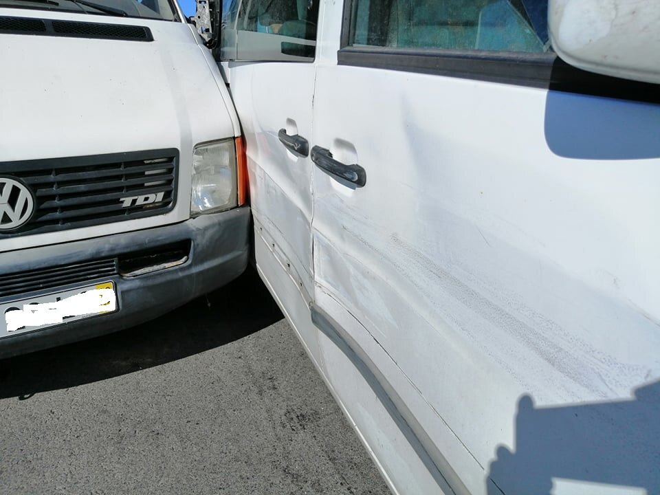 Он выезжал с обочины