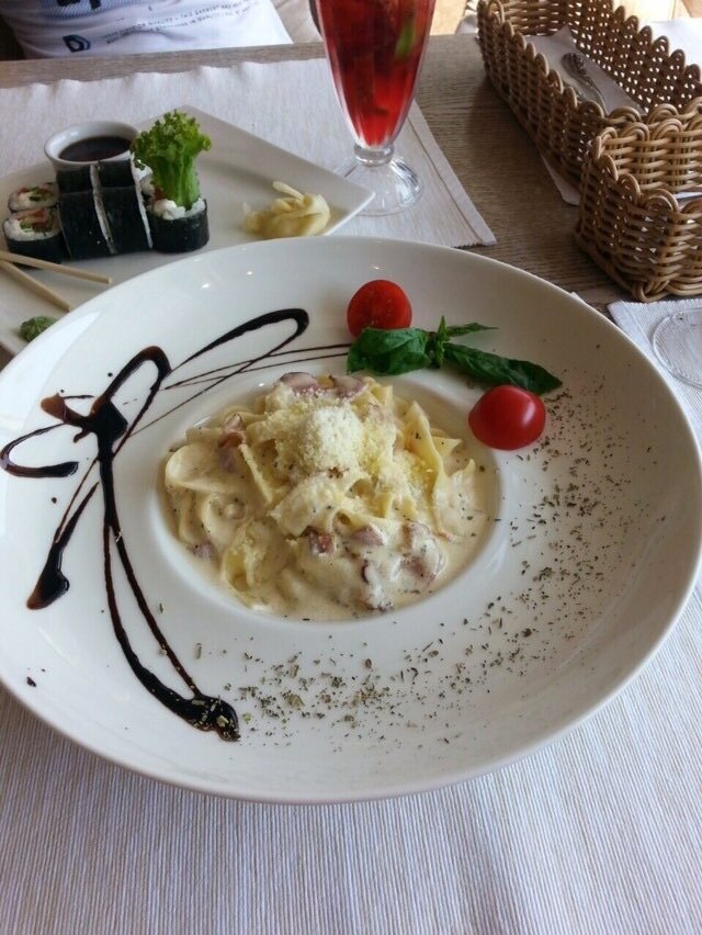 тарелки вкусностей